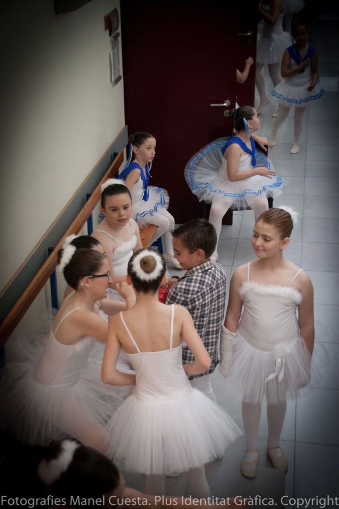 Niñas bailarinas de danza clásica